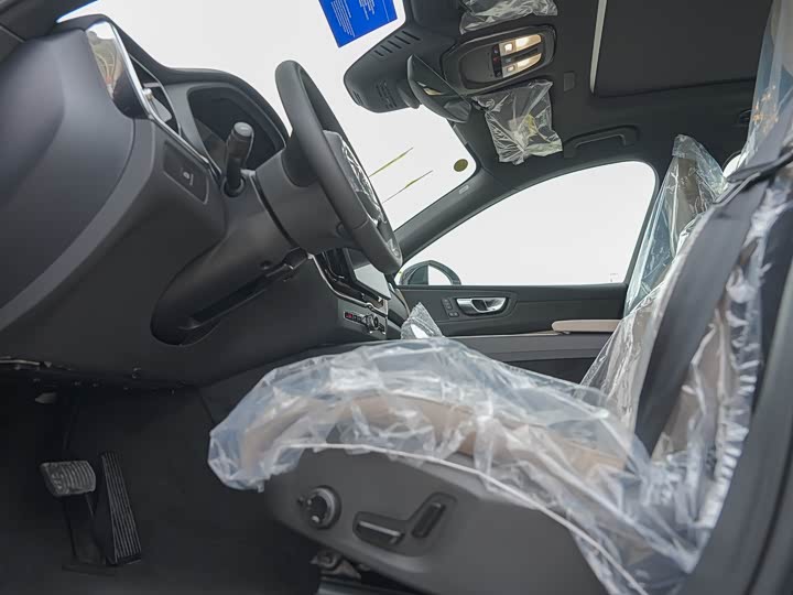 Volvo XC60 2026 2026款 B5 四驱智远豪华版