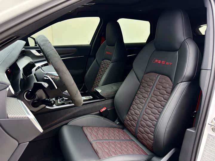Audi RS 6 2025 2025款 RS 6 Avant GT