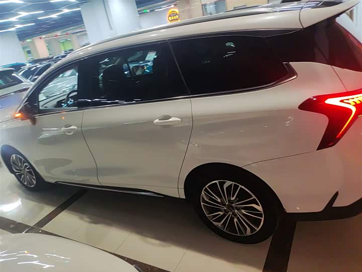 Dongfeng Forthing Yacht 2022 2022款 1.5T DCT逐浪版