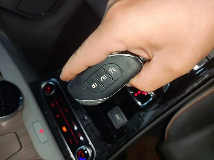 Dongfeng Forthing Yacht 2022 2022款 1.5T DCT逐浪版