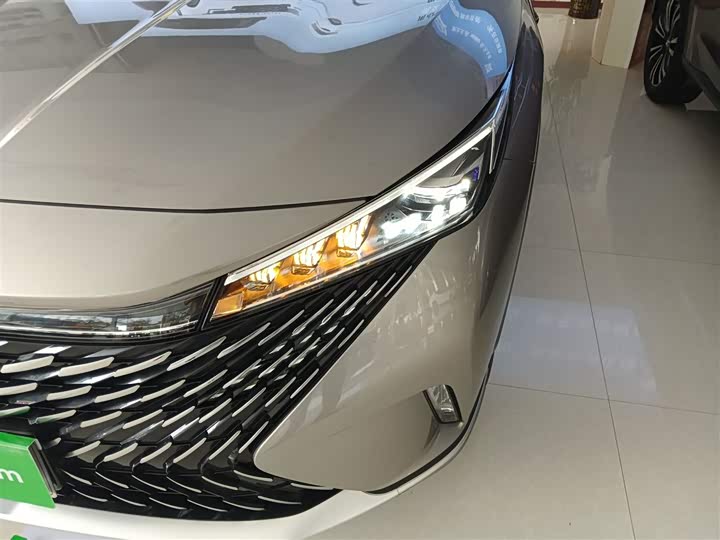 Roewe RX5 Hybrid 2023 2023款 eRX5 超混尊荣版