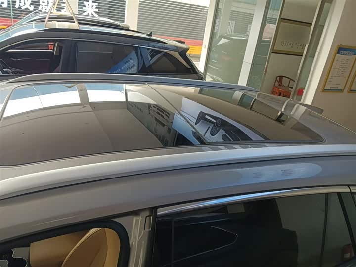 Roewe RX5 Hybrid 2023 2023款 eRX5 超混尊荣版