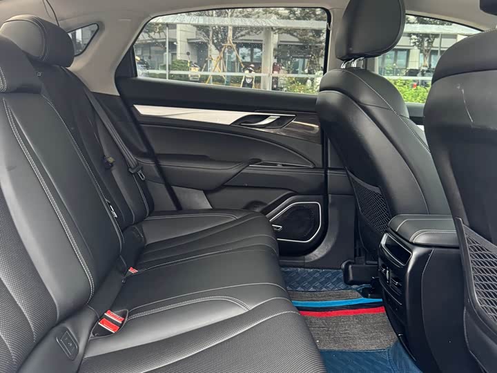 Geely Emgrand GT 2021 2021款 1.8T 领航版+