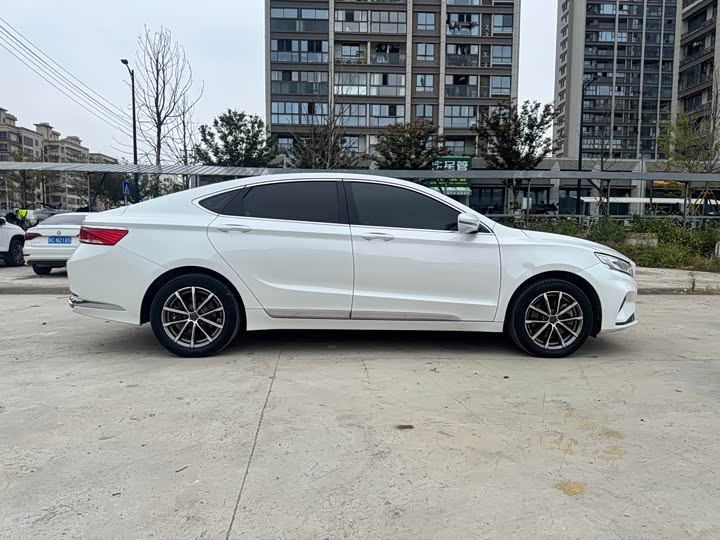 Geely Emgrand GT 2021 2021款 1.8T 领航版+