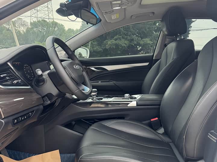 Geely Emgrand GT 2021 2021款 1.8T 领航版+