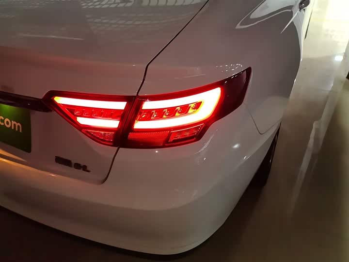 Geely Emgrand GL 2021 2021款 UP 1.4T CVT领曜型