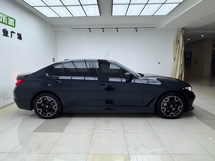 BMW i3 2025 2025款 eDrive 40 L 曜夜套装