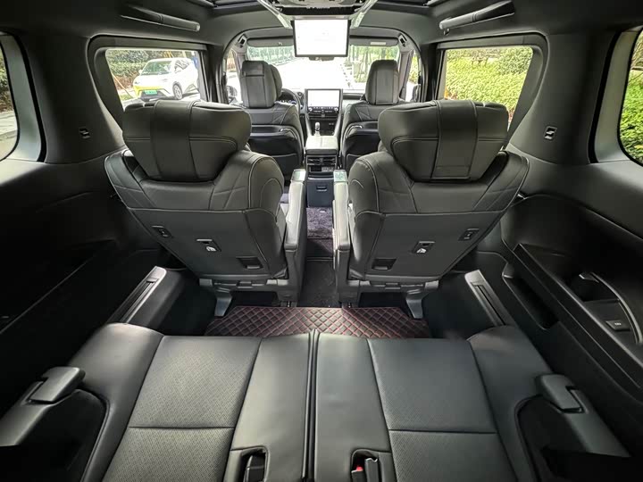 Toyota Vellfire 2024 2024款 皇冠 双擎 2.5L 至尊版