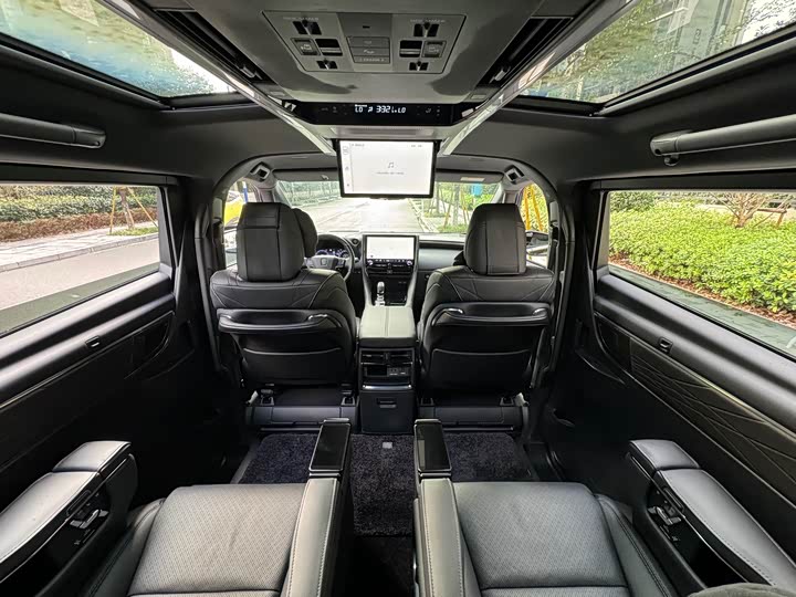 Toyota Vellfire 2024 2024款 皇冠 双擎 2.5L 至尊版