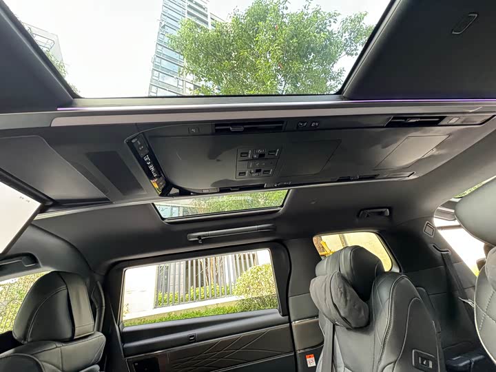 Toyota Vellfire 2024 2024款 皇冠 双擎 2.5L 至尊版