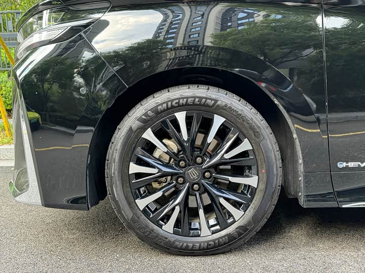 Toyota Vellfire 2024 2024款 皇冠 双擎 2.5L 至尊版