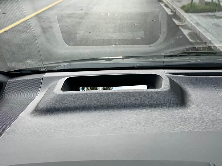 Toyota Vellfire 2024 2024款 皇冠 双擎 2.5L 至尊版