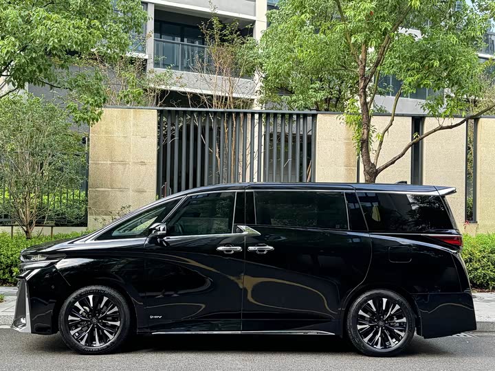 Toyota Vellfire 2024 2024款 皇冠 双擎 2.5L 至尊版