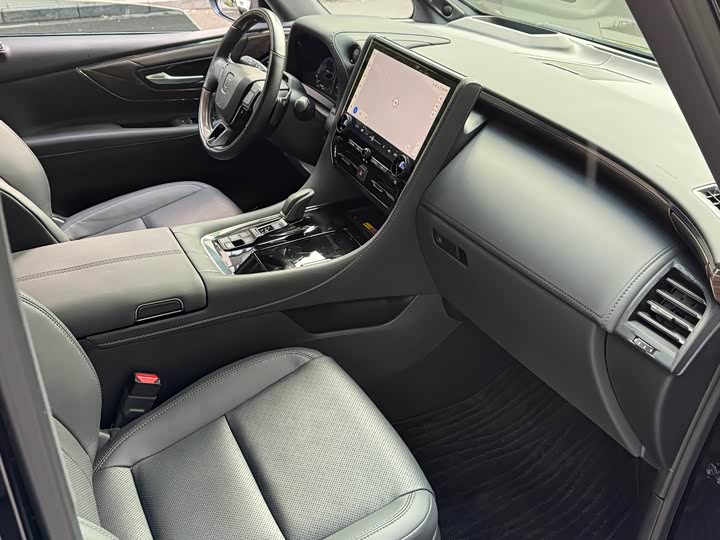 Toyota Vellfire 2024 2024款 皇冠 双擎 2.5L 至尊版