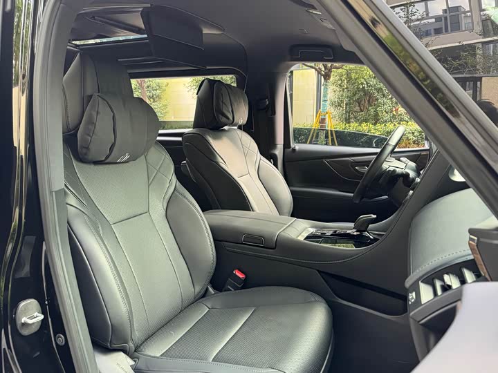 Toyota Vellfire 2024 2024款 皇冠 双擎 2.5L 至尊版