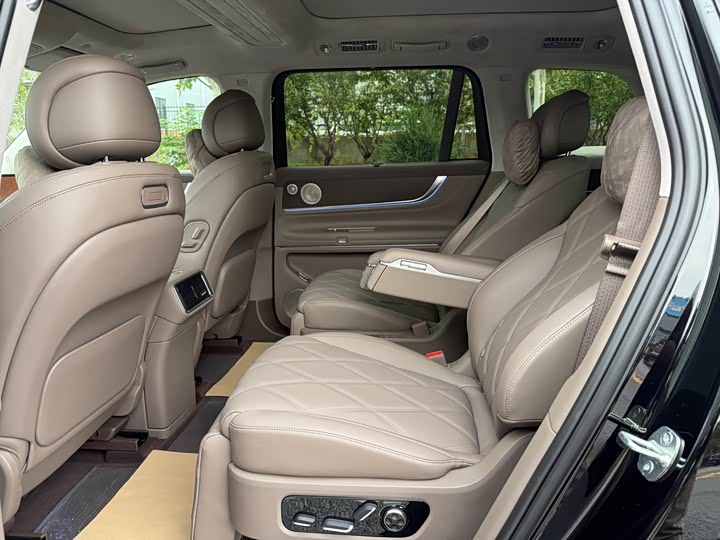 Aito M9 2025 2025款 增程 Ultra版 52kWh 6座版