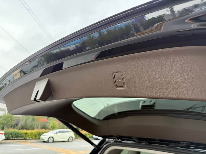 Aito M9 2025 2025款 增程 Ultra版 52kWh 6座版