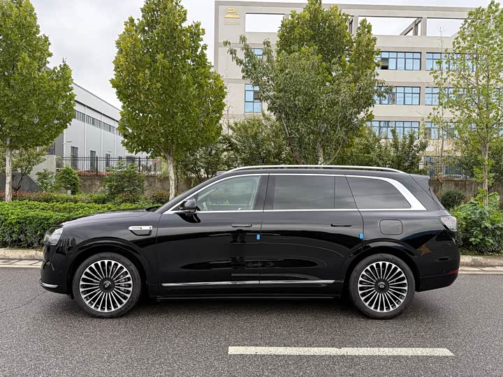 Aito M9 2025 2025款 增程 Ultra版 52kWh 6座版