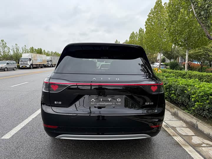 Aito M9 2025 2025款 增程 Ultra版 52kWh 6座版