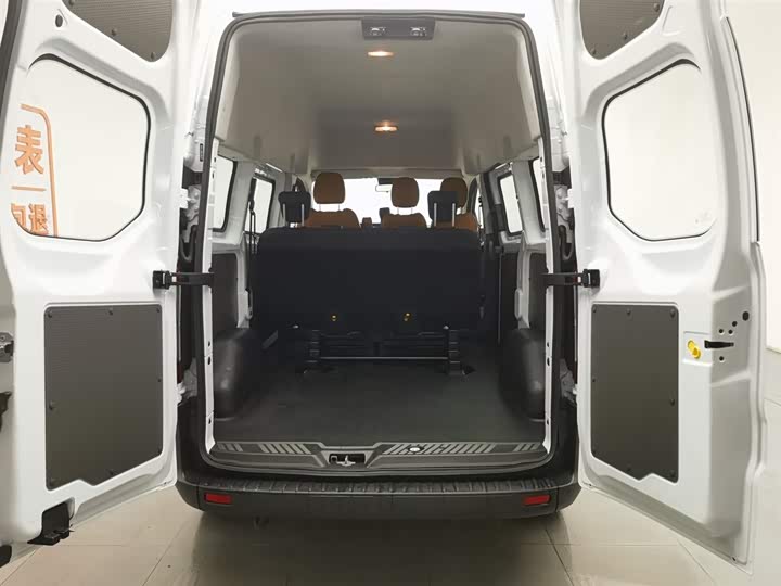 Ford Transit 2023 2023款 2.0T柴油自动多功能商用车短轴中顶5/6座