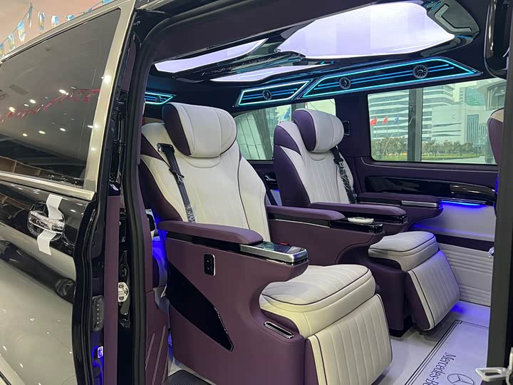 Mercedes-Benz Vito 2024 2024款 2.0T 精英版 7座