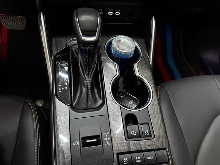 Toyota Crown Kluger 2024 2024款 2.5L HEV四驱豪华版