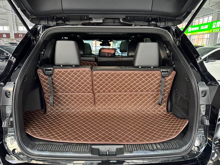 Toyota Crown Kluger 2024 2024款 2.5L HEV四驱豪华版