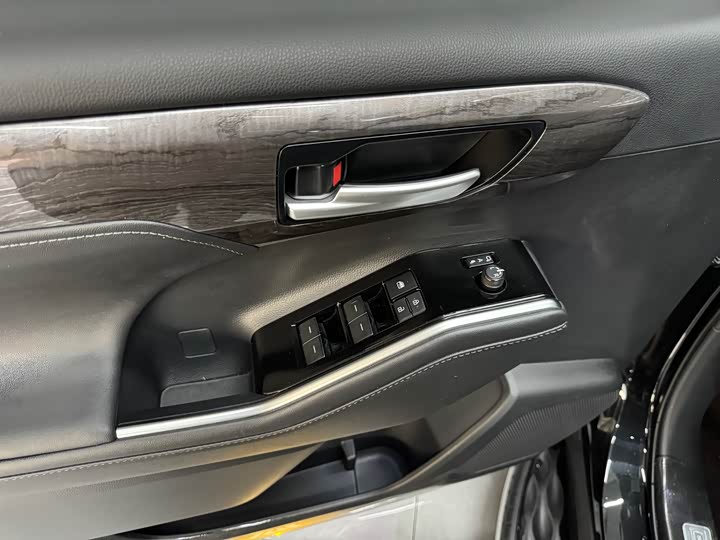 Toyota Crown Kluger 2024 2024款 2.5L HEV四驱豪华版