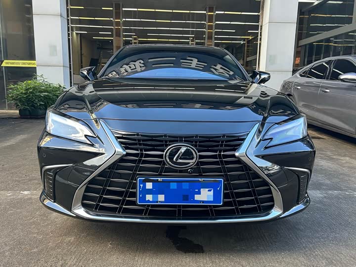 Lexus ES 2025 2025款 300h 臻享版