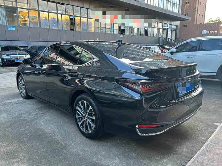 Lexus ES 2025 2025款 300h 臻享版