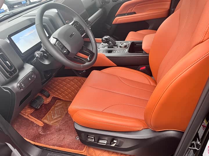 Haval H9 2024 2024款 2.0T 汽油四驱极境版