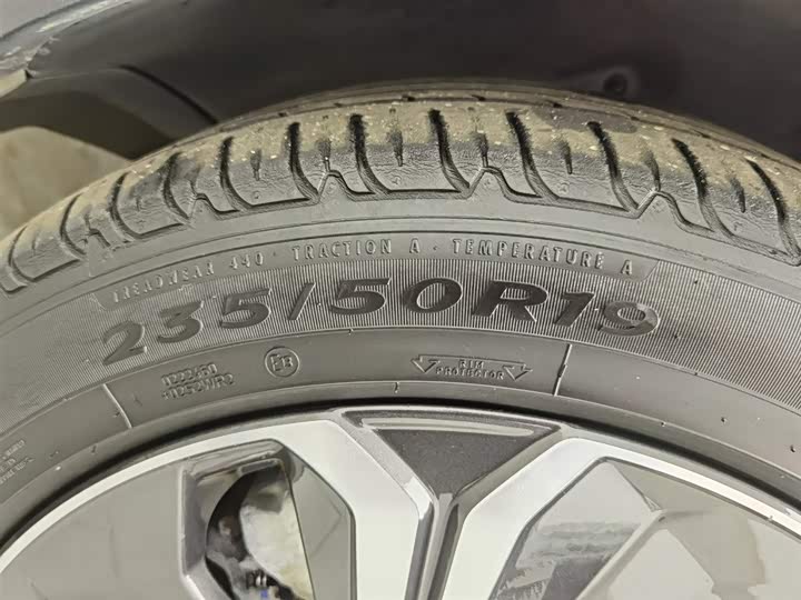 Geely Monjaro L Hybrid 2022 2022款 1.5T DHT增程电动旗舰版