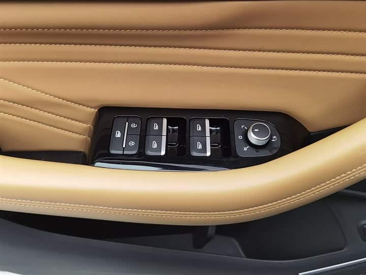 Geely Monjaro L Hybrid 2022 2022款 1.5T DHT增程电动旗舰版