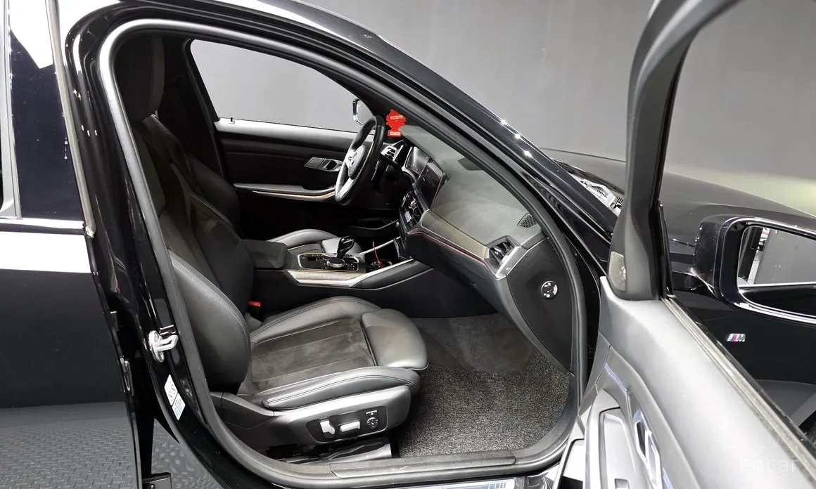 BMW 3 Series 2019 320i M Sport