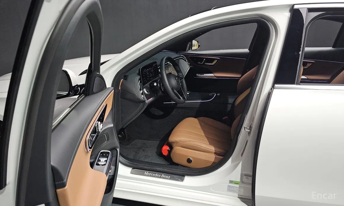 Mercedes-Benz E-Class 2024 E200 Avantgarde