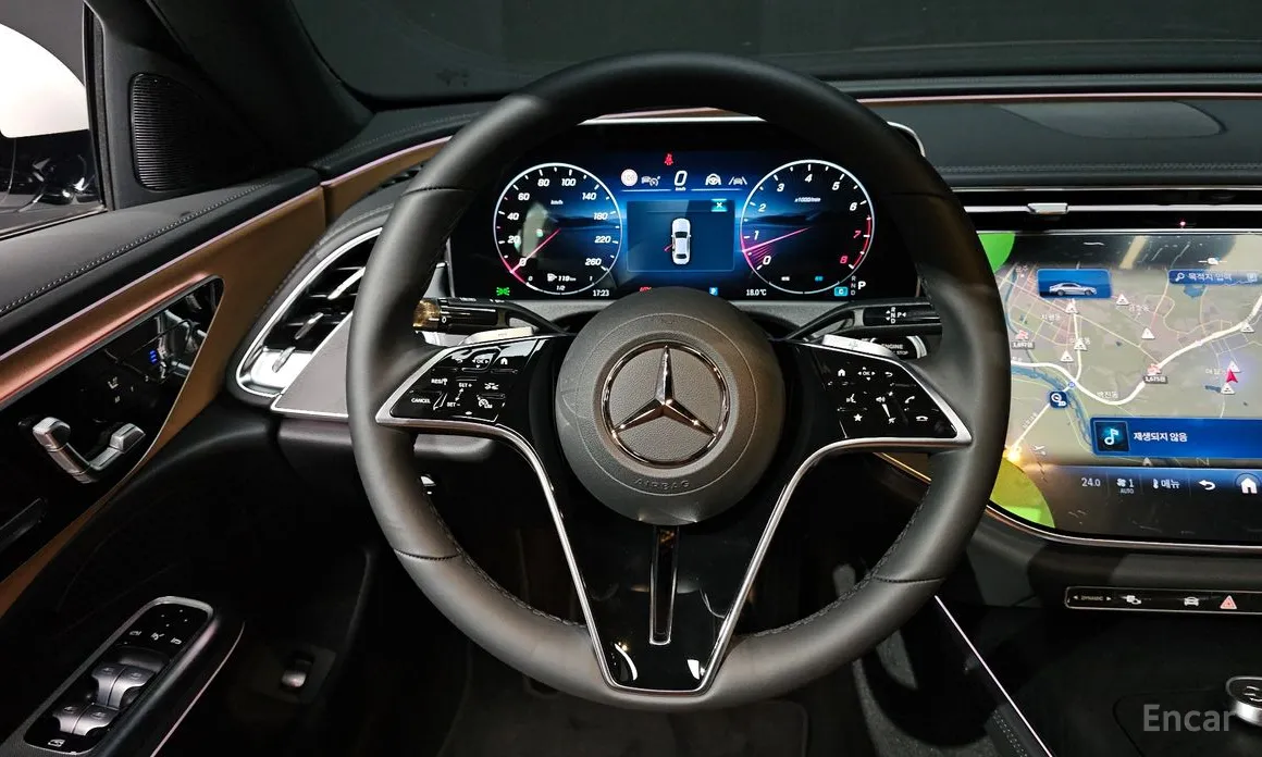 Mercedes-Benz E-Class 2024 E200 Avantgarde