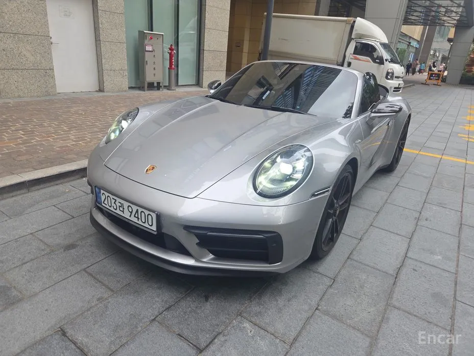 Porsche 911 2019 Carrera 4 GTS Cabriolet