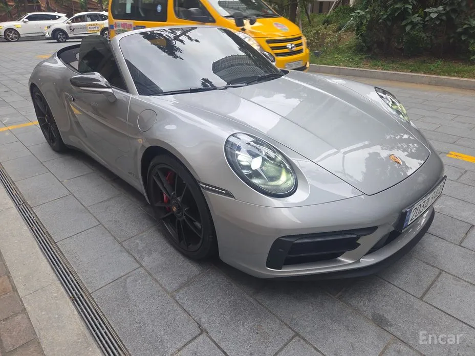 Porsche 911 2019 Carrera 4 GTS Cabriolet