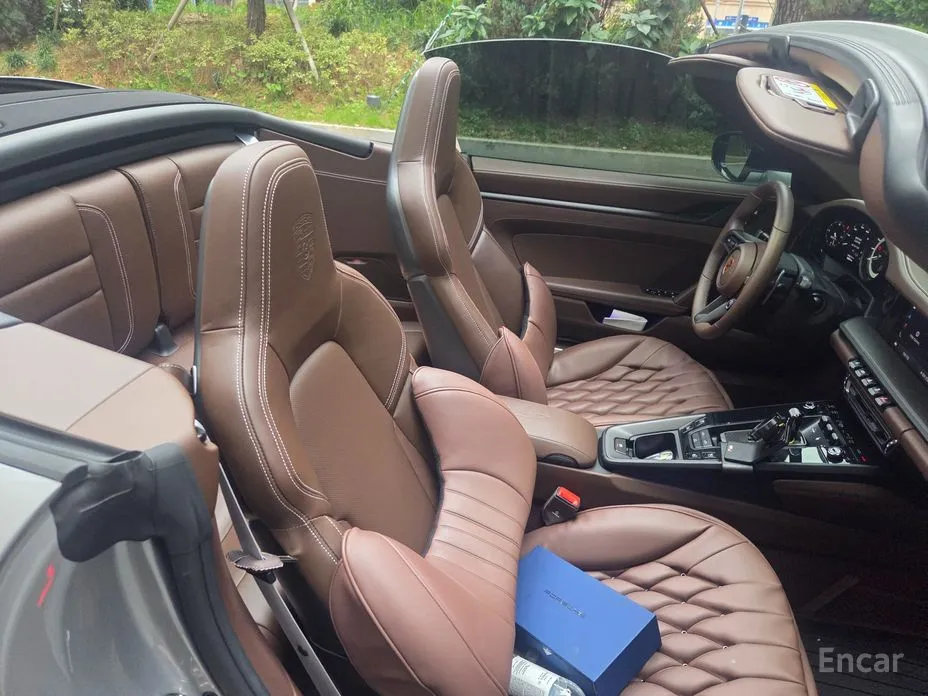 Porsche 911 2019 Carrera 4 GTS Cabriolet