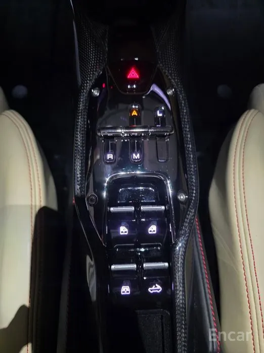 Ferrari SF90 2021 4.0