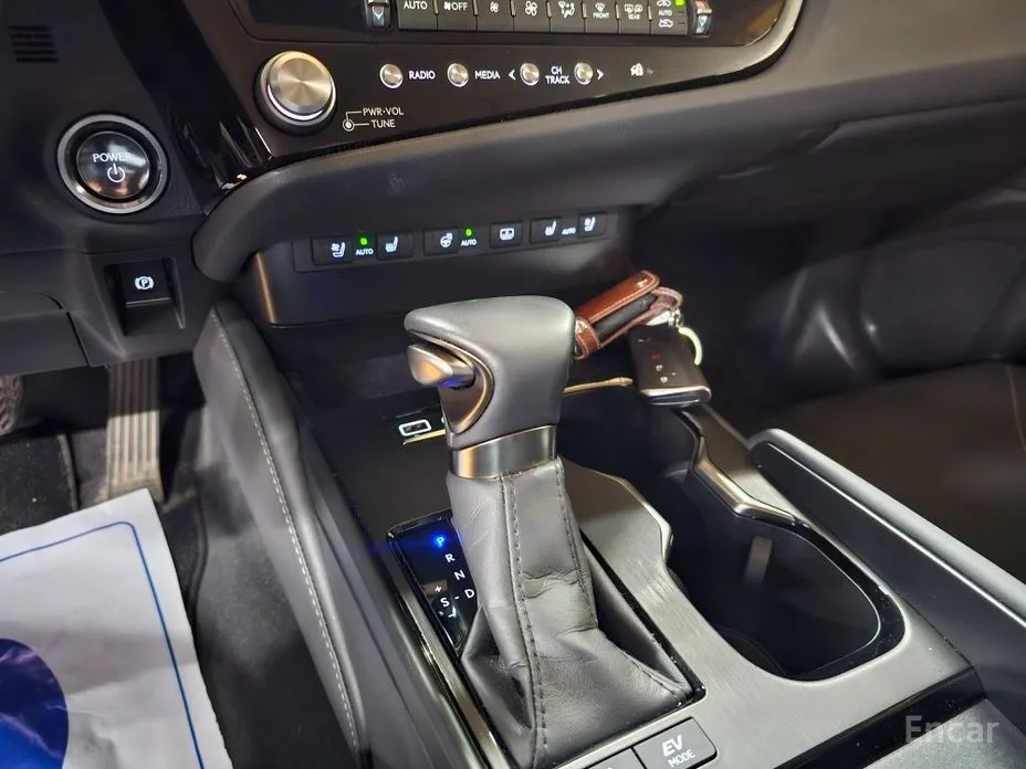 Lexus ES 2018 Luxury Plus