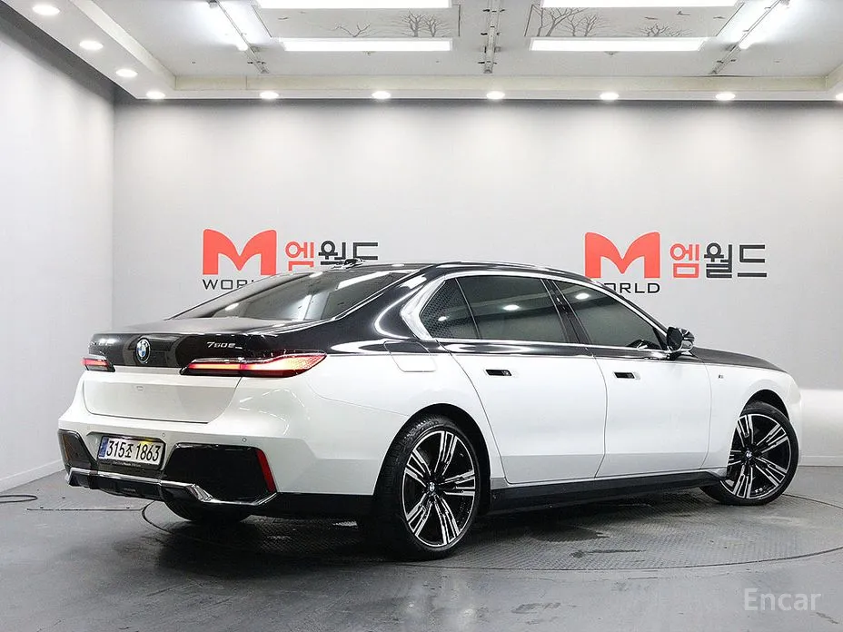 BMW 7 Series 2022 750e xDrive M Sport