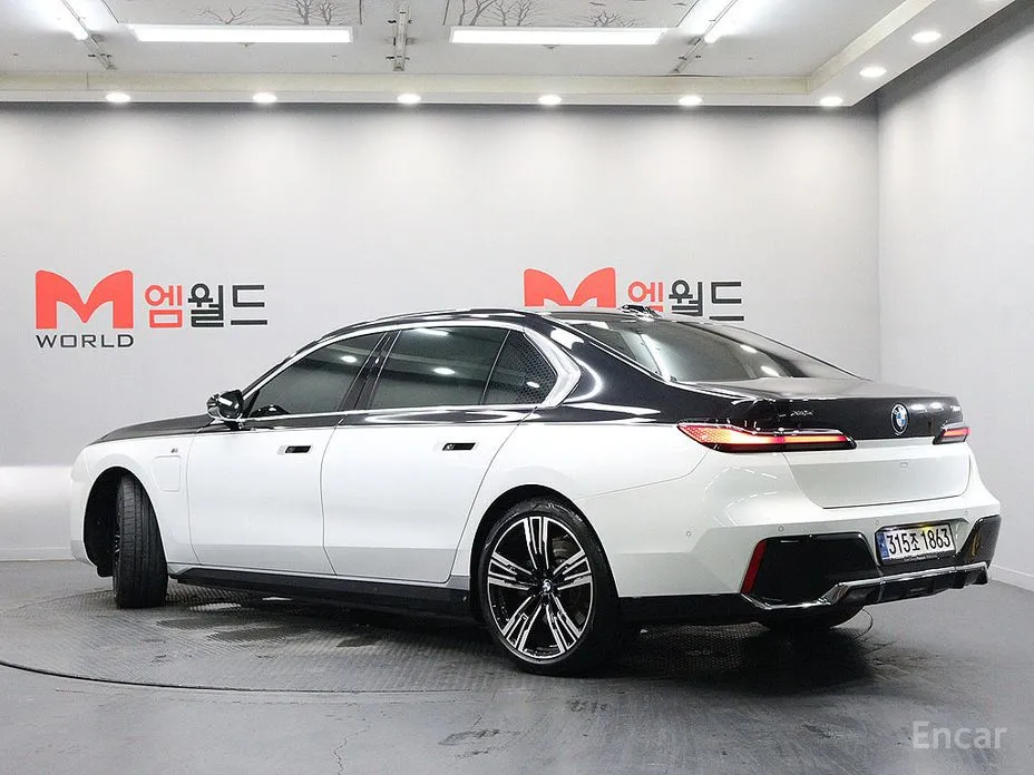 BMW 7 Series 2022 750e xDrive M Sport