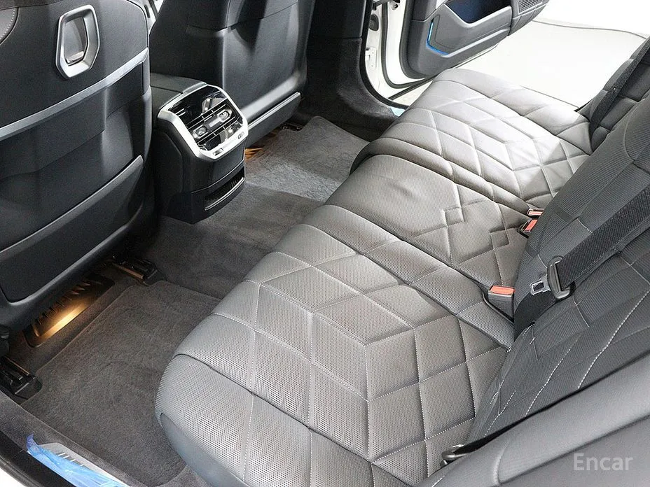 BMW 7 Series 2022 750e xDrive M Sport