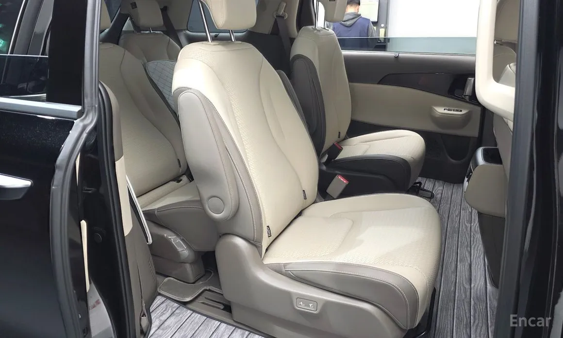 Kia Carnival 2023 Gasoline 9-Seater Signature