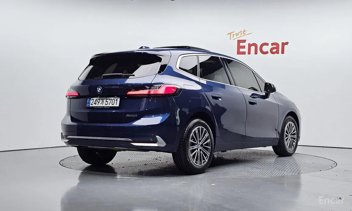 BMW 2 Series 2022 220i Luxury