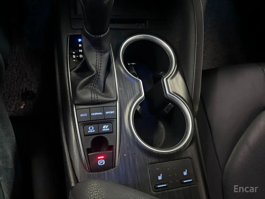 Toyota Camry 2017 2.5 XLE Hybrid