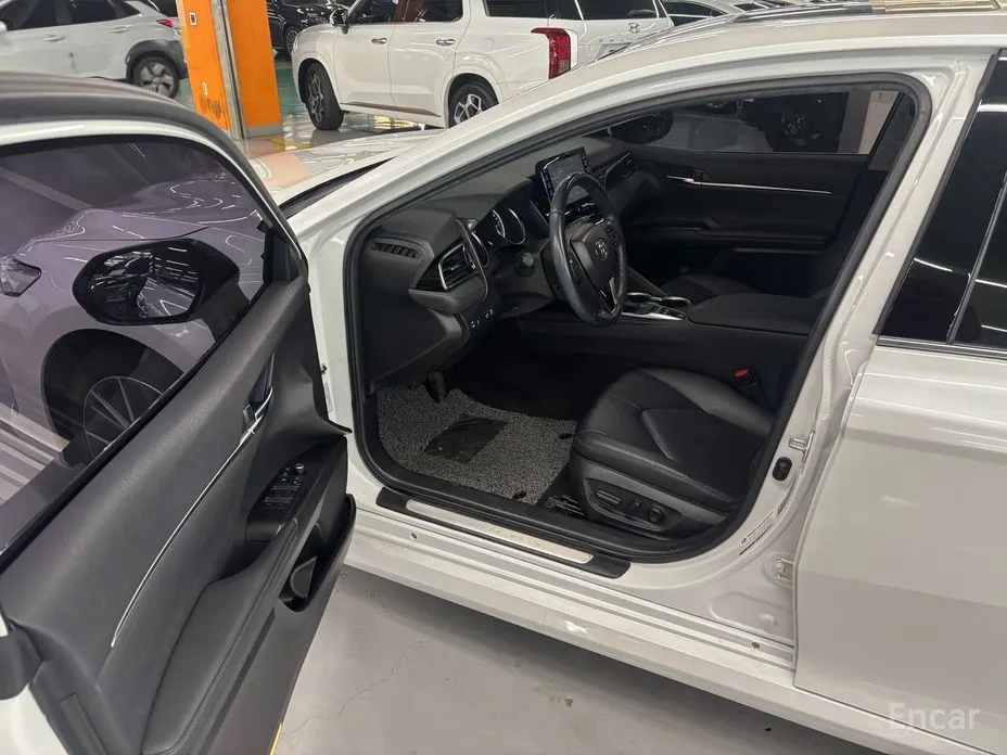 Toyota Camry 2017 2.5 XLE Hybrid