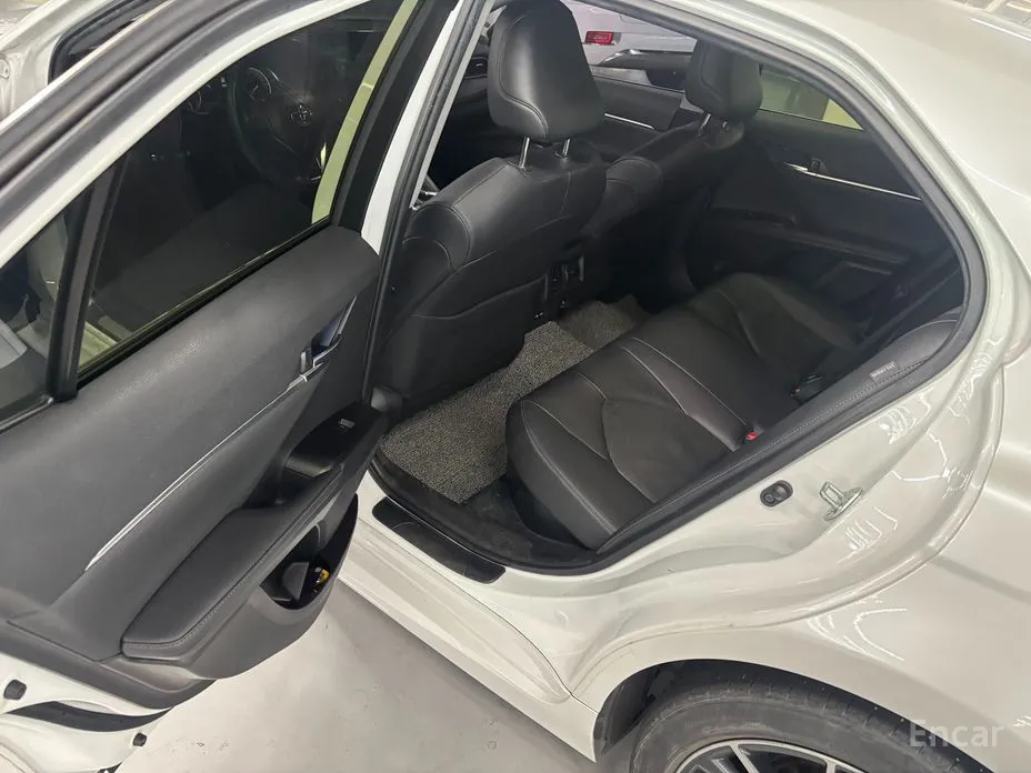 Toyota Camry 2017 2.5 XLE Hybrid