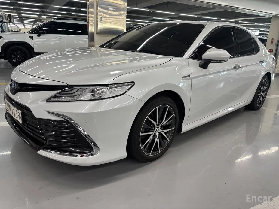 Toyota Camry 2017 2.5 XLE Hybrid